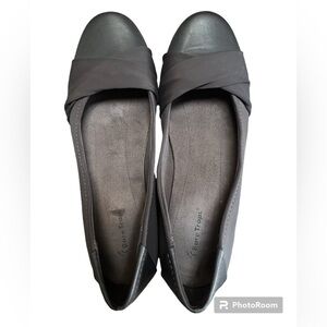 Bare Trap Mitsy Casual dress Flat shoe slip on black Memory Foam light wear Sz 9